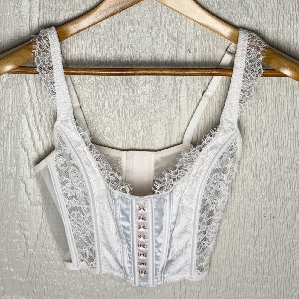 White Floral Lace Corset Top with Eyelash Trim and Sheer Mesh Panels No tag